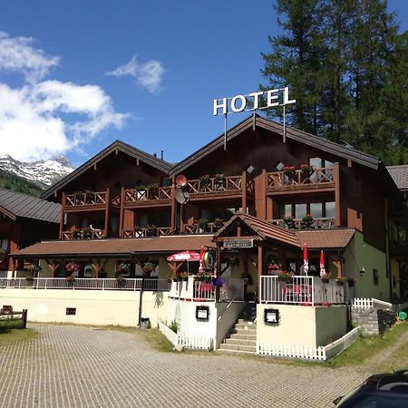 Hotel Alpenhof Oberwald Luaran gambar