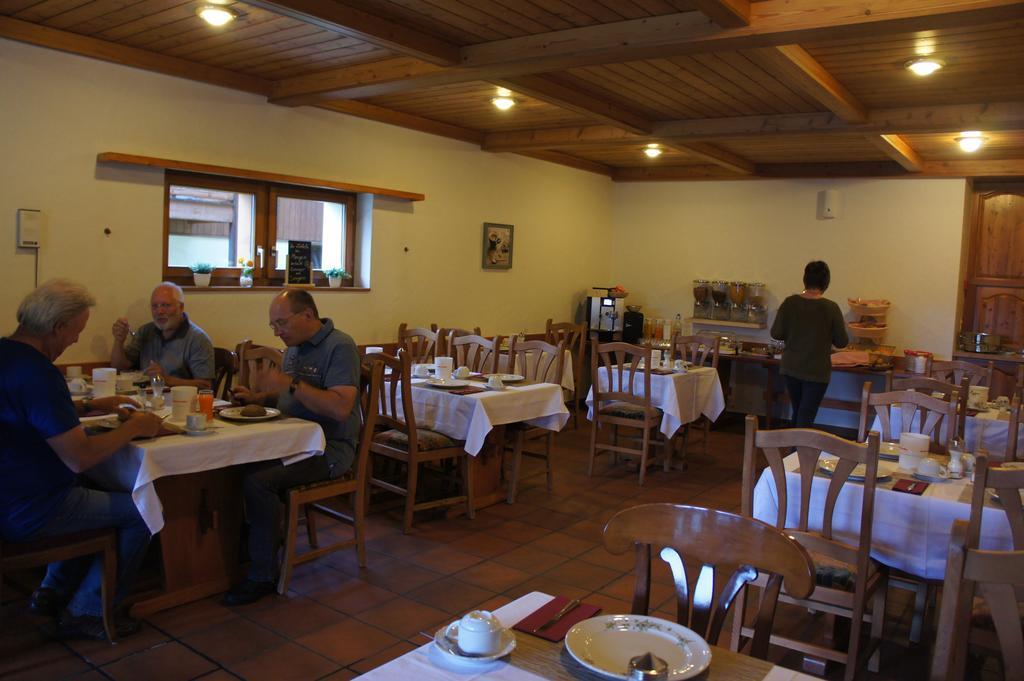 Hotel Alpenhof Oberwald Luaran gambar
