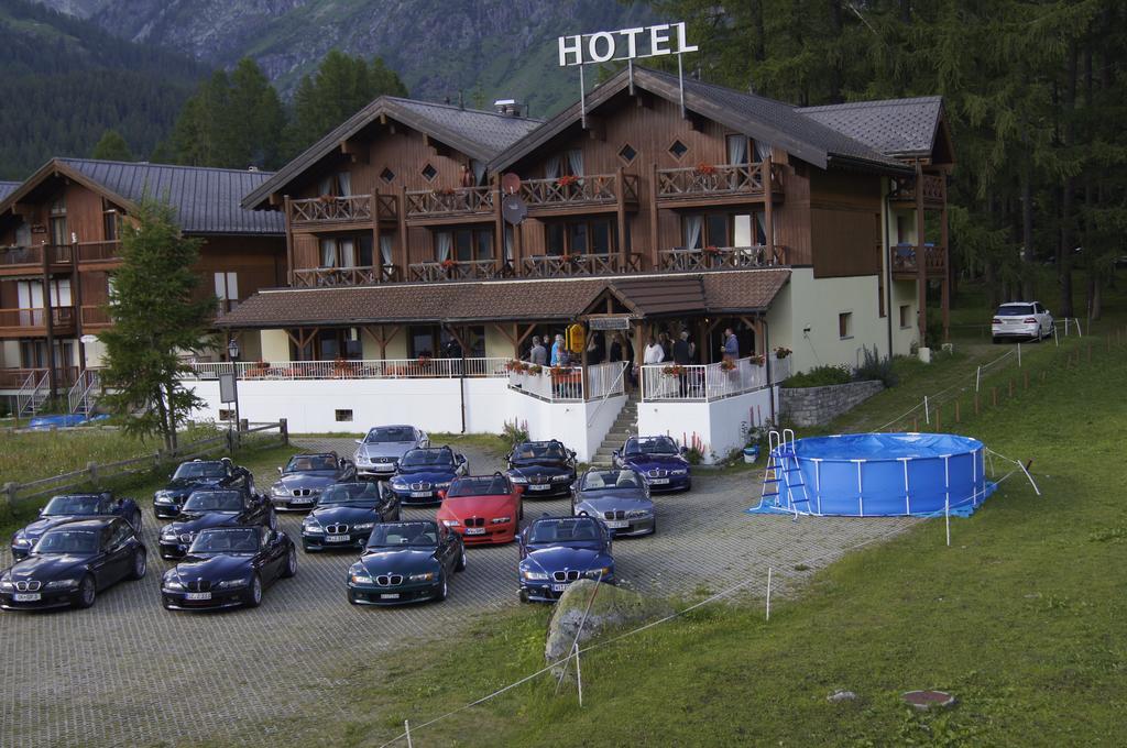 Hotel Alpenhof Oberwald Luaran gambar