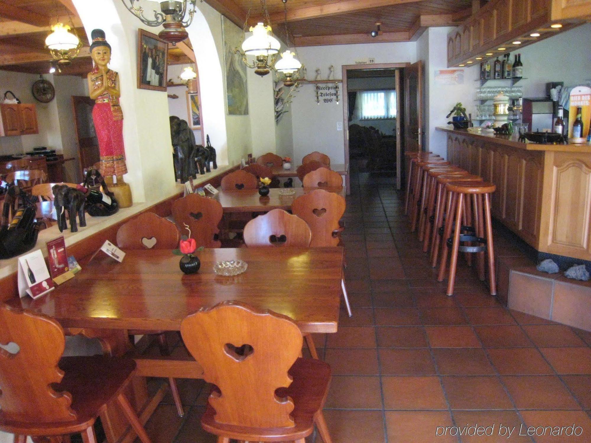 Hotel Alpenhof Oberwald Restoran gambar